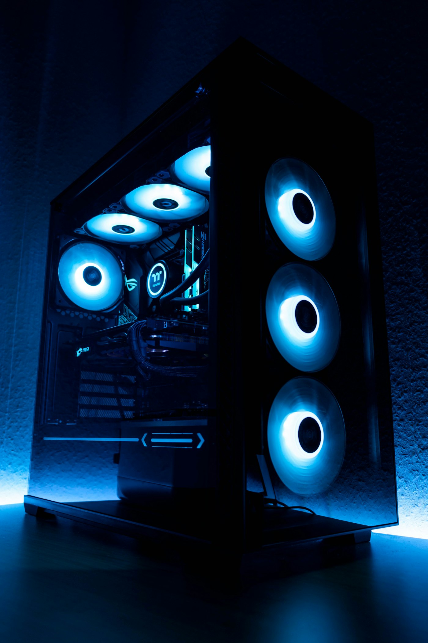 Kệ CPU có cần thiết không? Cách đặt thùng máy thoáng gió và bớt bụi